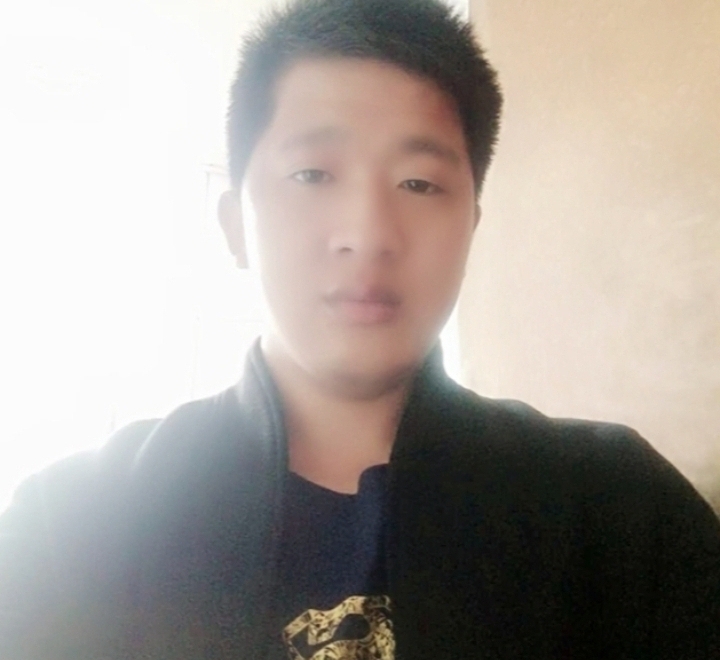 形影不离的第一张照片--曲靖相亲服务中心