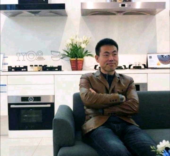奋斗的执着的第一张照片--曲靖相亲服务中心