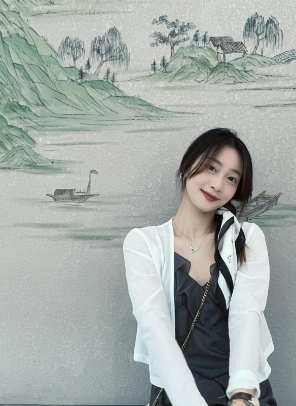 小趴菜的第一张照片--曲靖相亲服务中心