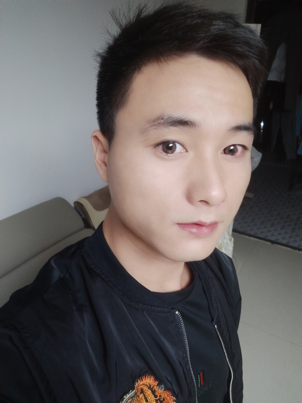 何凡的第三张照片--曲靖相亲服务中心