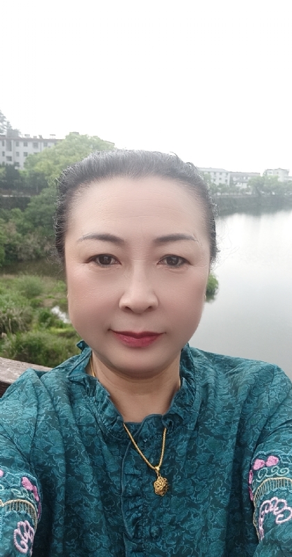 雨中情的第一张照片--曲靖相亲服务中心
