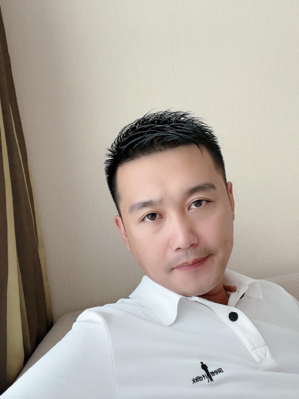 笑望人非的第一张照片--曲靖相亲服务中心