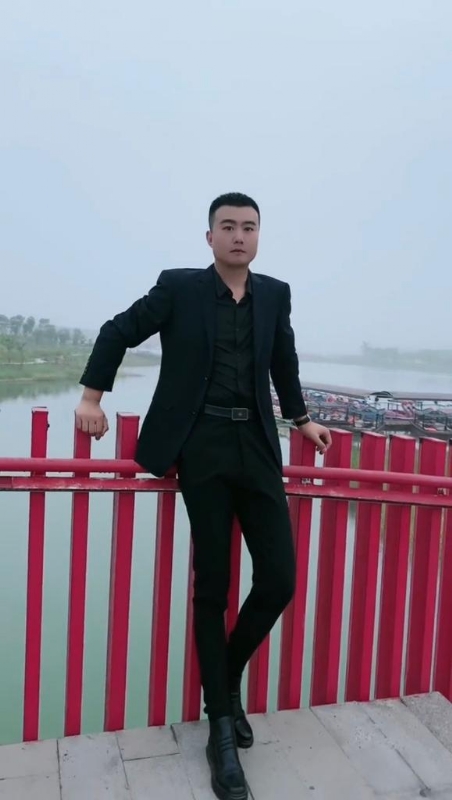 Albert的第一张照片--曲靖相亲服务中心