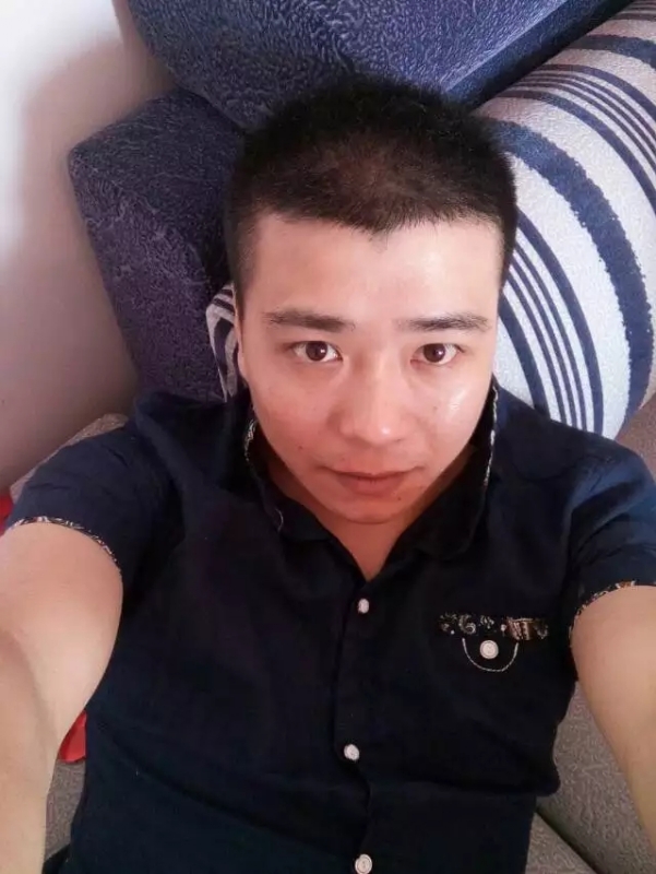 漫步的面包的第一张照片--曲靖相亲服务中心