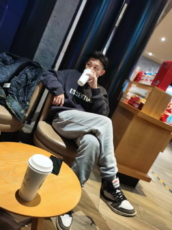 LAZY的第一张照片--曲靖相亲服务中心