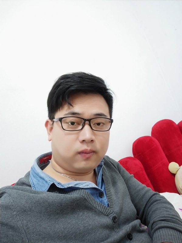 何必在亿的第一张照片--曲靖相亲服务中心
