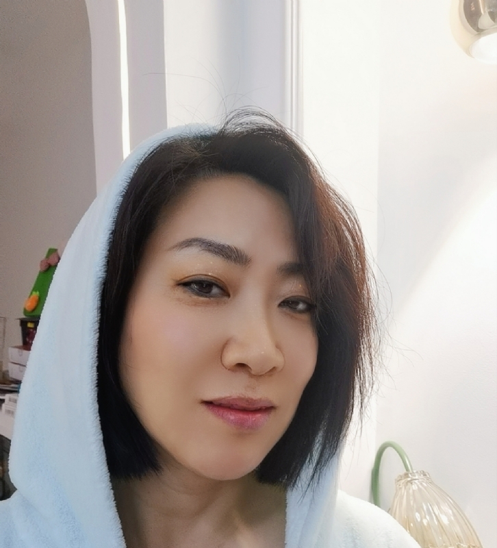 火玫瑰的第一张照片--曲靖相亲服务中心