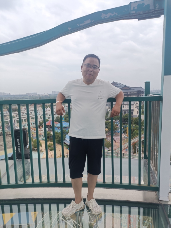 飞哥的第一张照片--曲靖相亲服务中心