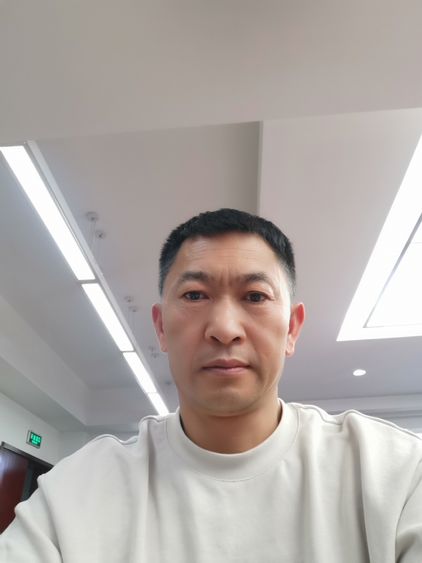 知足常乐的第一张照片--曲靖相亲服务中心