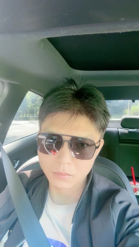 怀念的第一张照片--曲靖相亲服务中心
