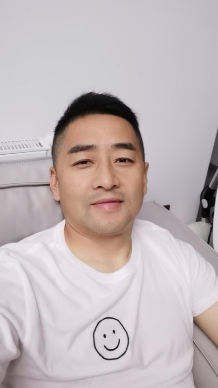 向阳而生的第一张照片--曲靖相亲服务中心