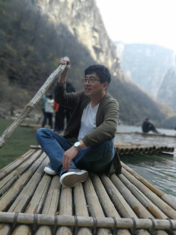 风被吹走了的第一张照片--曲靖相亲服务中心