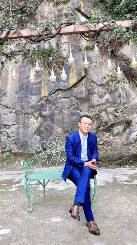 dikson的第一张照片--曲靖相亲服务中心
