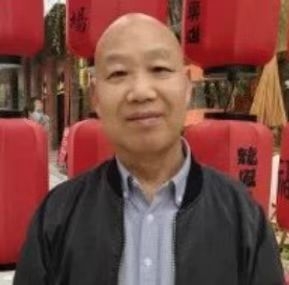 教师作家诗人的第一张照片--曲靖相亲服务中心
