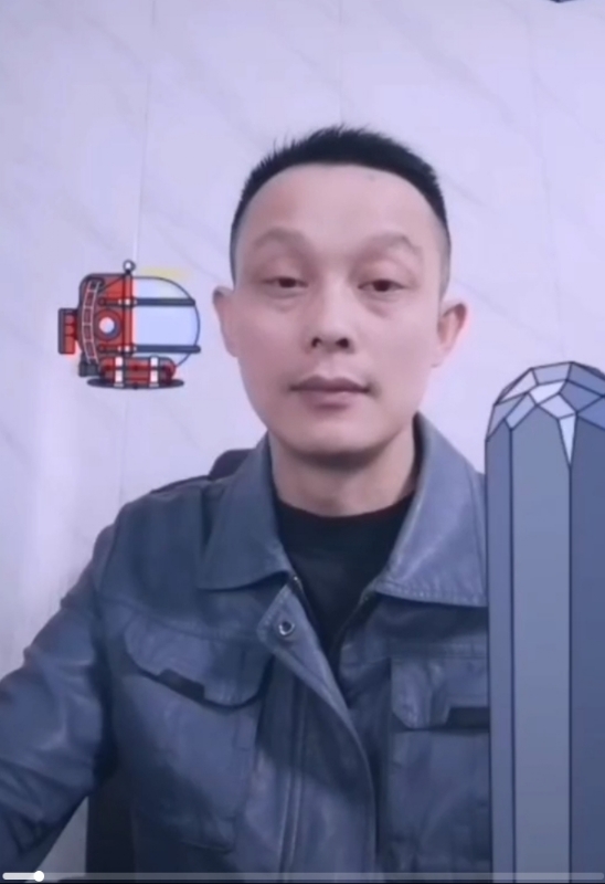 易进的第三张照片--曲靖相亲服务中心