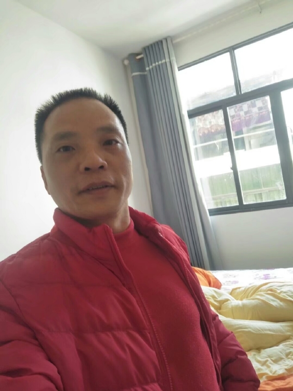 真诚征婚的第一张照片--曲靖相亲服务中心