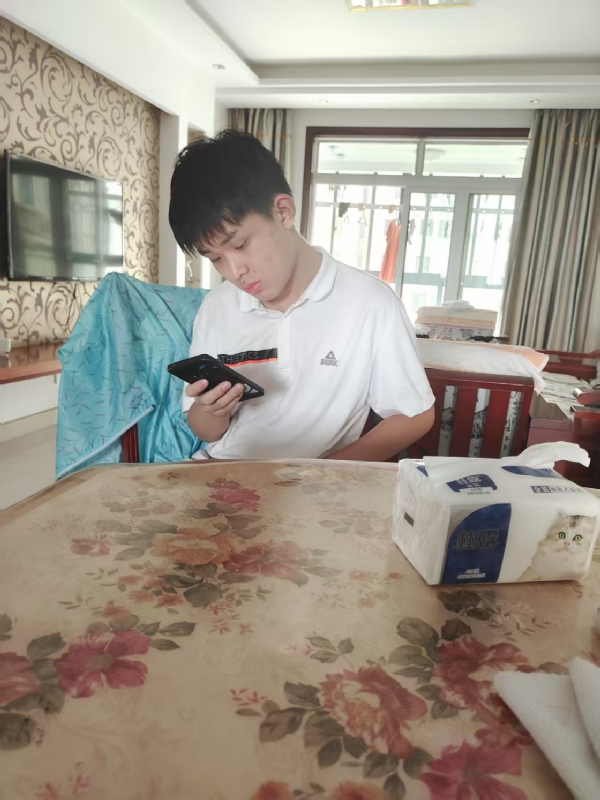 铁在烧的第一张照片--曲靖相亲服务中心