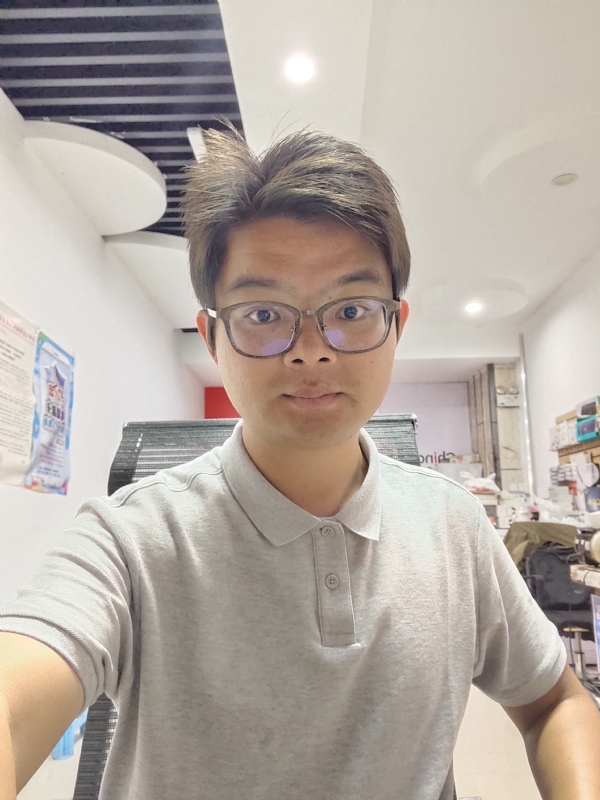 华兴通讯的第一张照片--曲靖相亲服务中心