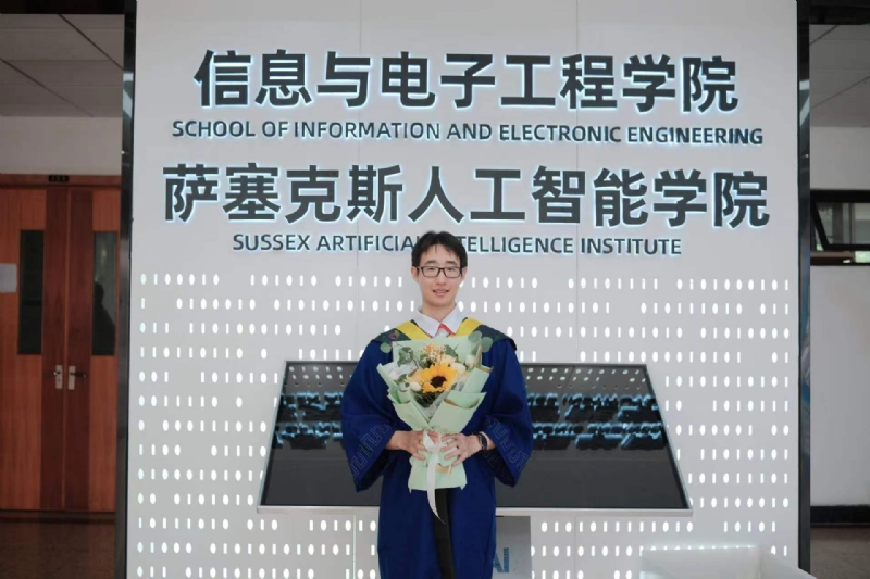 陈潇的第三张照片--曲靖相亲服务中心