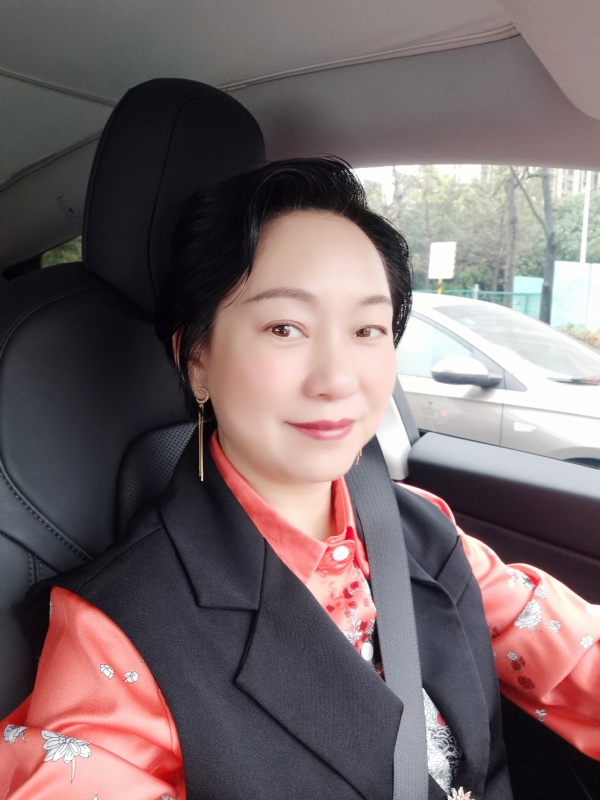 艳阳天的第二张照片--曲靖相亲服务中心
