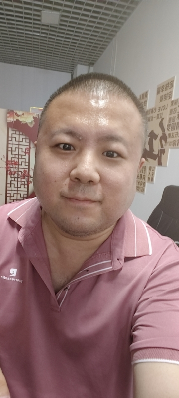 漫步星辰的第一张照片--曲靖相亲服务中心