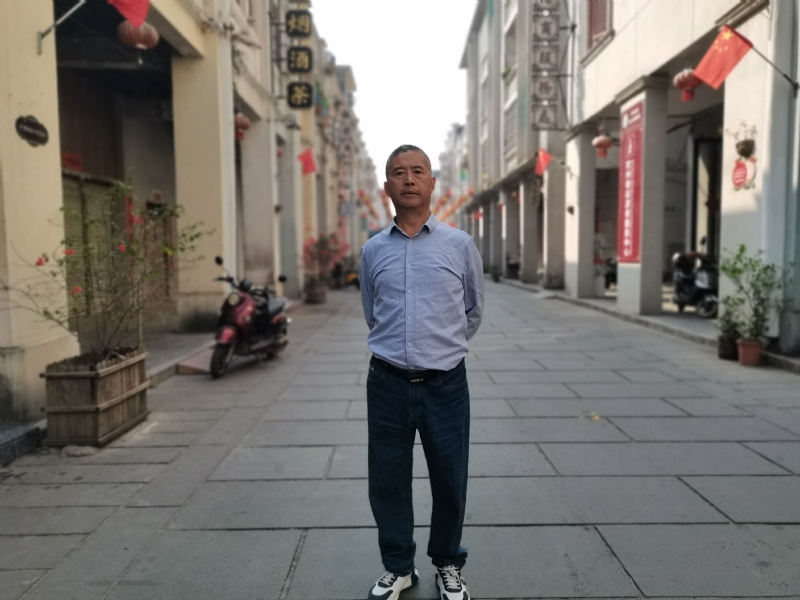 一粒尘埃的第一张照片--曲靖相亲服务中心