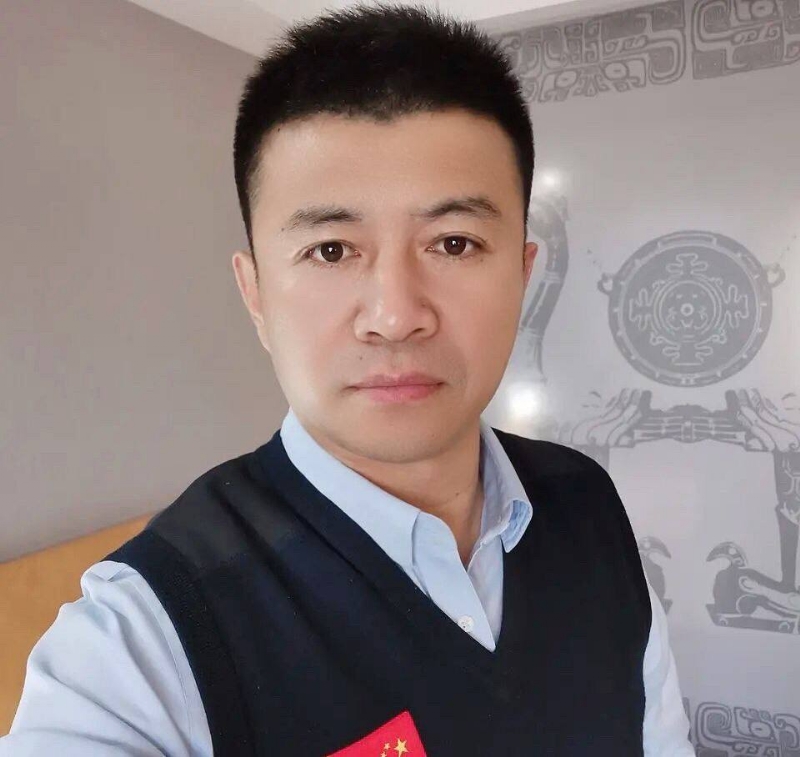 生在红旗下的第二张照片--曲靖相亲服务中心