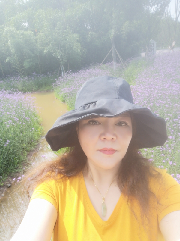 宛霞的第三张照片--曲靖相亲服务中心