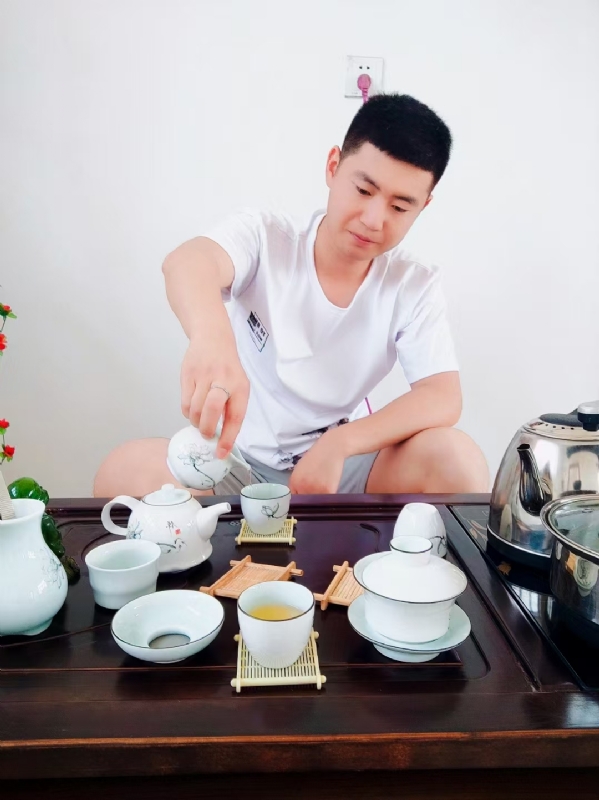 日月的第二张照片--曲靖相亲服务中心