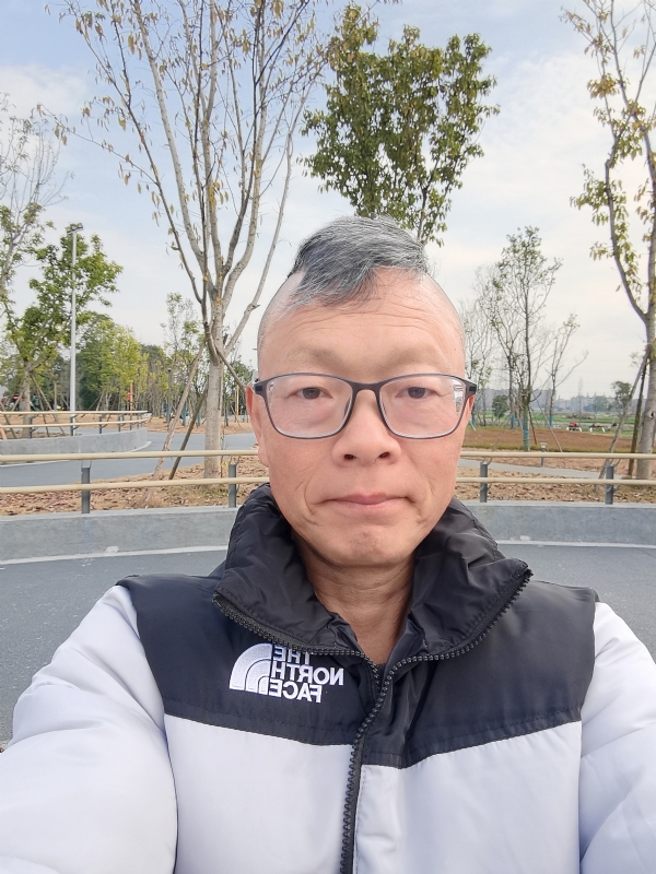 做喜欢的事的第一张照片--曲靖相亲服务中心