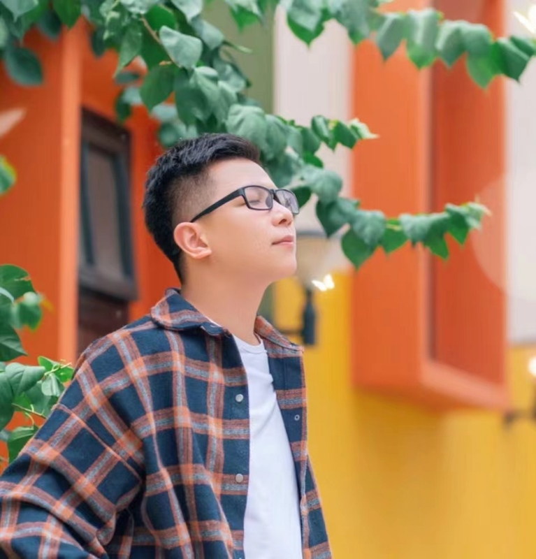 版本之子的第一张照片--曲靖相亲服务中心