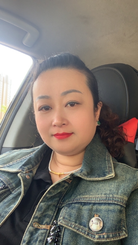 云中的蝶的第一张照片--曲靖相亲服务中心