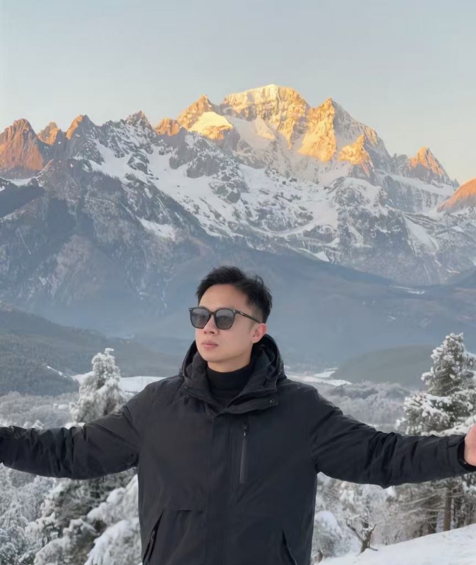 这有叔的第二张照片--曲靖相亲服务中心